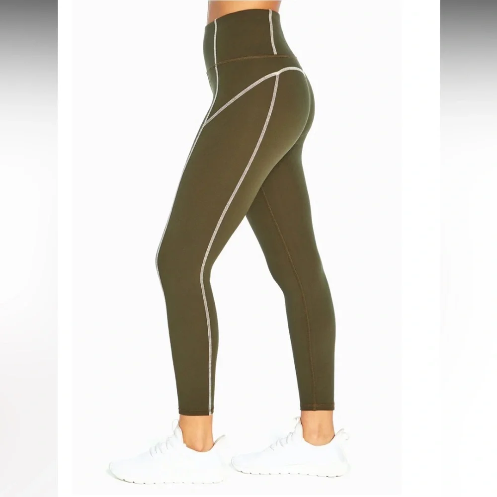 CYCLE HOUSE Womens Medium Olive Green Leggings 7/8 length Zip Pocket - Picture 2 of 11